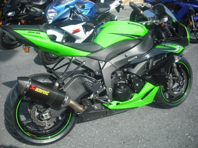 Used 2011 Kawasaki Ninja ZX-6R for sale.
