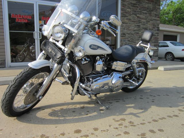 Used 2006 HARLEY DAVIDSON DYNA LOW RIDER for sale.