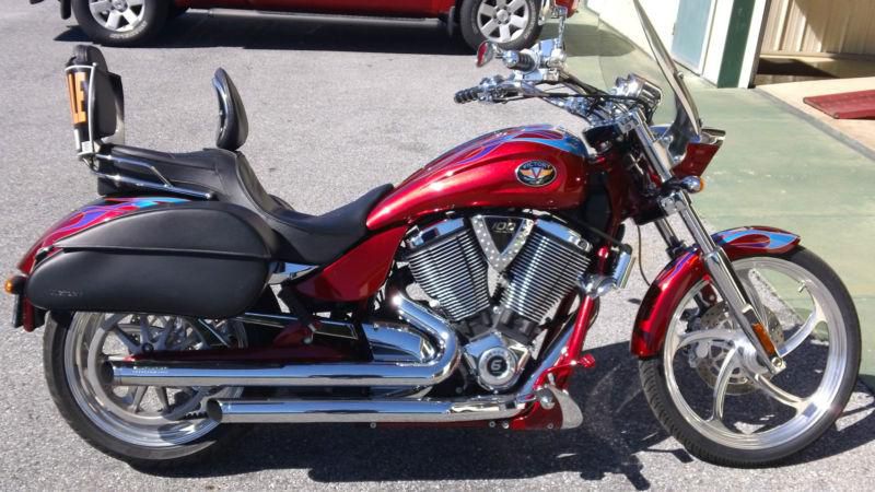 07 victory vegas jackpot w/ all the extras! stunning & flawless, 1 owner, 5k mi.