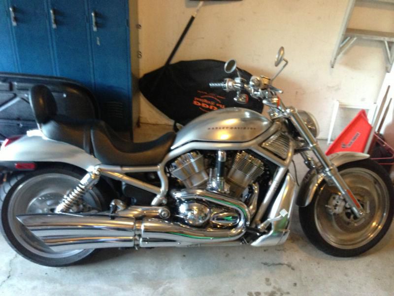 100% Stock V-Rod V Rod, $1,000+ in extras! Excellent condition.