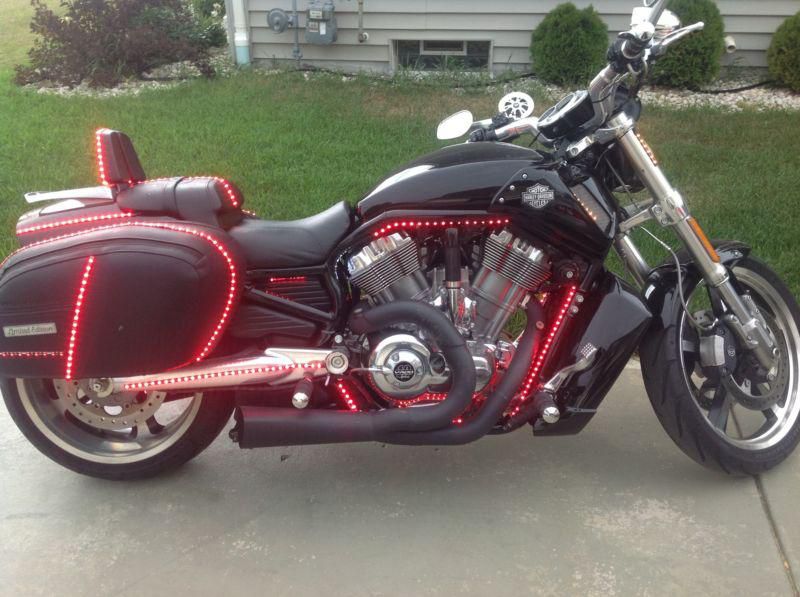 V-rod Muscle with Vance & Hines header