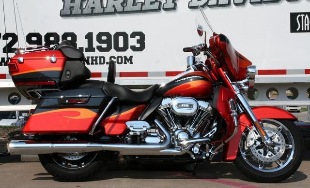 2013 Harley-Davidson FLHTCUSE - Screamin' Eagle Ultra Classic Standard 