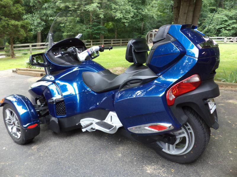 2011 CAN-AM Spyder RT SM5 Audio & Convenience Package