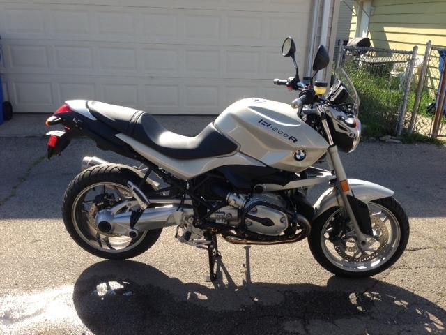 2007 BMW R1200R: Excellent Condition w/ Extras