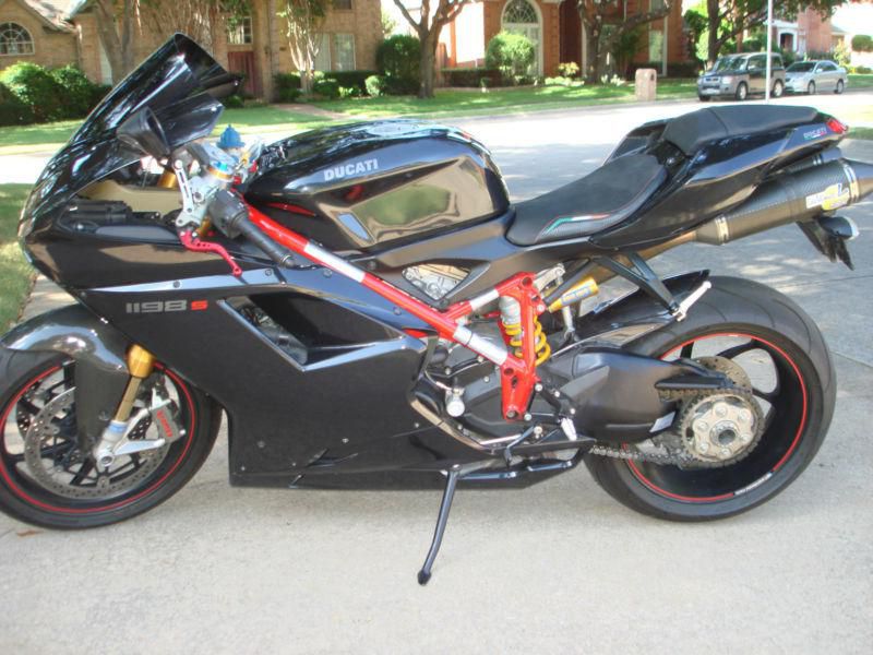 2010 Ducati 1198S 1198 S MINT, Black, Leo Vince full exhuast under book price