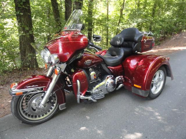 2009 Harley Davidson Ultra Classic w/ Champion trike conversion kit