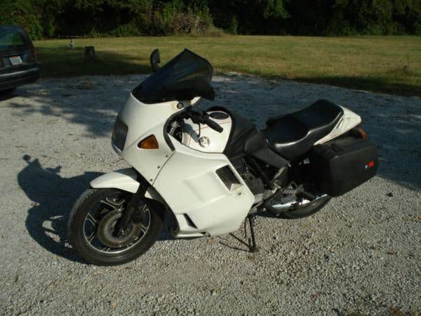 1988 BMW K75 with phickler fairing