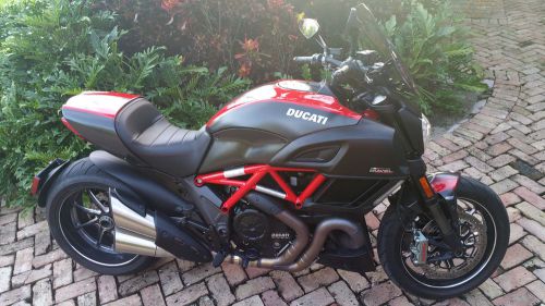 2015 Ducati Diavel Carbon Red