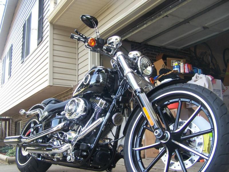 *** LIKE NEW *** 2013 Harley Davidson -- SOFTAIL BREAKOUT!!! Only 734 miles!!!