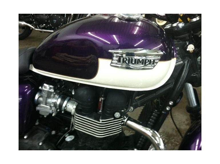 2013 triumph bonneville - imperial purple / fusion white 