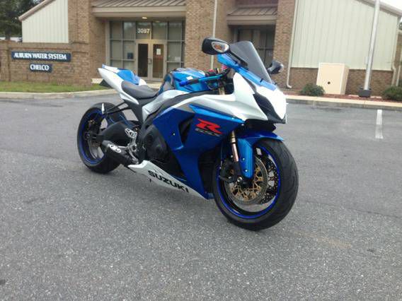 2009 Suzuki GSXR 1000 stretched and lowered with many extras