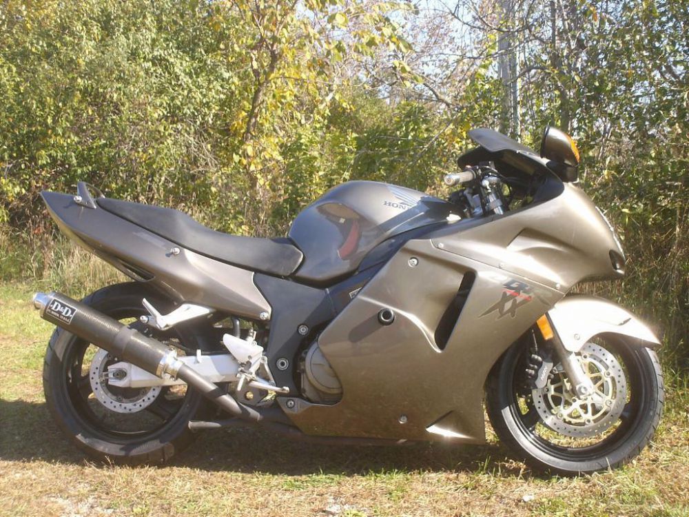 2000 Honda CBR1100XX Sportbike 
