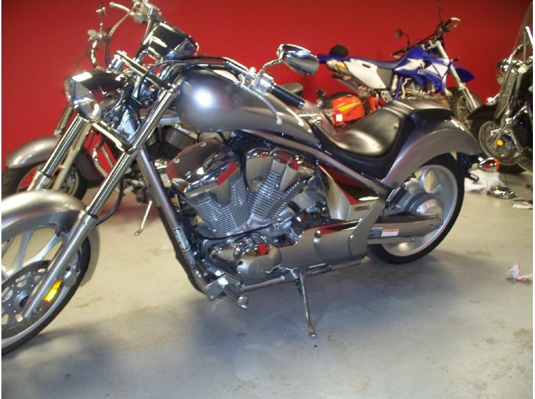 2013 Harley-Davidson XL1200C Sportster 1200 Custom CUSTOM 