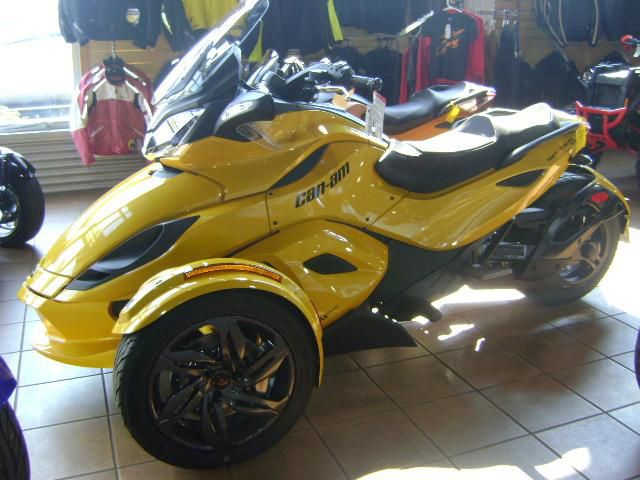 ~~~2013 can-am spyder roadster st-s sm5~~~brand new, save huge!!!~~~