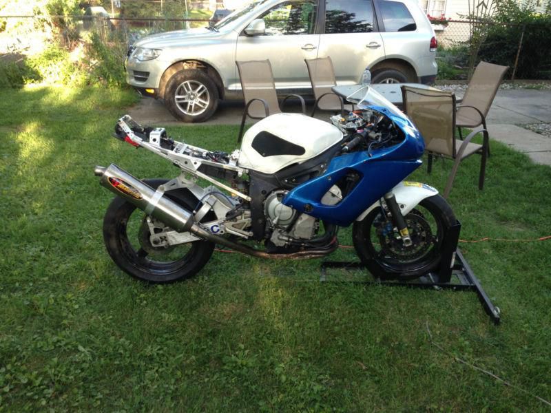 R6 Track Bike with many spares, 600cc.
